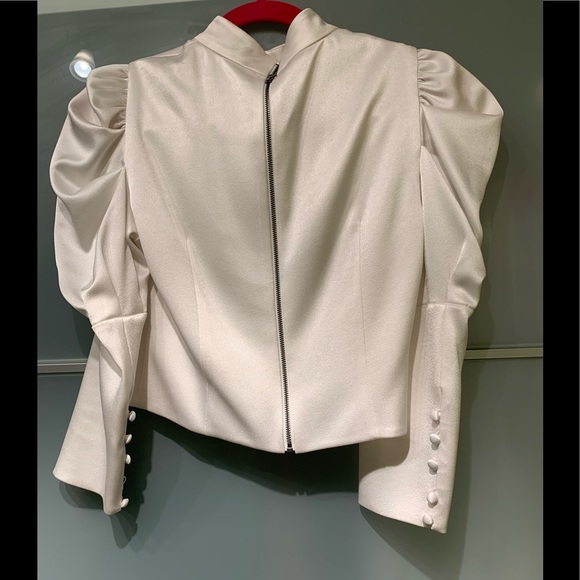 SOLD Alice & Olivia Brenna Satin puff sleeves top 4 - Picture 10 of 10